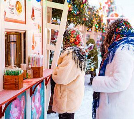 В Новогоднюю Москву на "поющем" автобусе со Снегурочкой